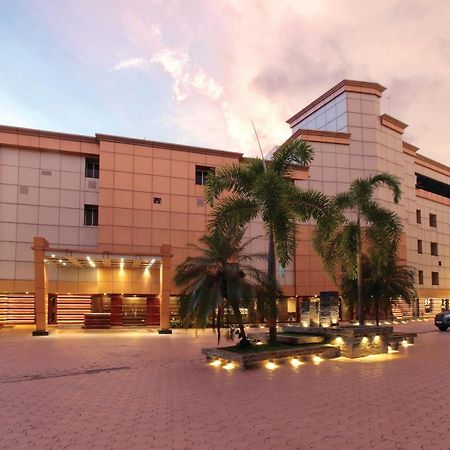 Hotel Kings Empire Kochi Esterno foto
